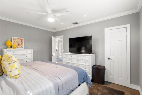 House in Miami Shores, Florida 2 bedrooms, 96.34 sq.m. № 2018095 - photo 15