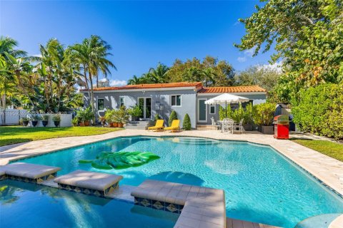 House in Miami Shores, Florida 2 bedrooms, 96.34 sq.m. № 2018095 - photo 20