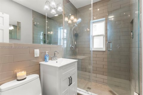 House in Miami Shores, Florida 2 bedrooms, 96.34 sq.m. № 2018095 - photo 17