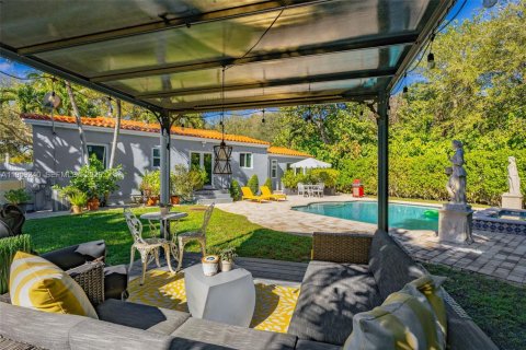 House in Miami Shores, Florida 2 bedrooms, 96.34 sq.m. № 2018095 - photo 24