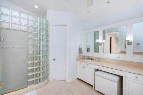 Снять в аренду виллу или дом в Ки-Бискейн, Флорида 4 спальни, 311.78м2, № 2023595 - фото 20