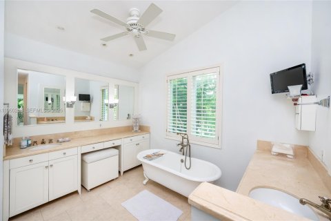 Снять в аренду виллу или дом в Ки-Бискейн, Флорида 4 спальни, 311.78м2, № 2023595 - фото 18
