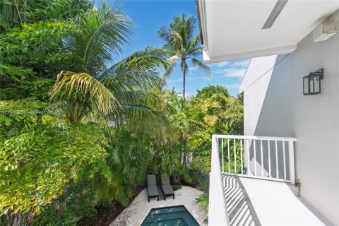 Снять в аренду виллу или дом в Ки-Бискейн, Флорида 4 спальни, 311.78м2, № 2023595 - фото 21
