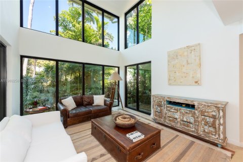 Снять в аренду виллу или дом в Ки-Бискейн, Флорида 4 спальни, 311.78м2, № 2023595 - фото 30