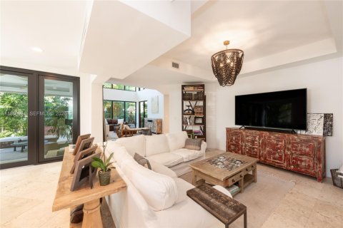 Снять в аренду виллу или дом в Ки-Бискейн, Флорида 4 спальни, 311.78м2, № 2023595 - фото 5