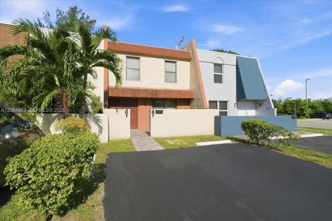 Touwnhouse à Tamarac, Floride 3 chambres, 133.78 m2 № 2352628