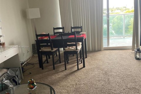 Condominio en venta en Miami Beach, Florida, 51.28 m2 № 1865143 - foto 12