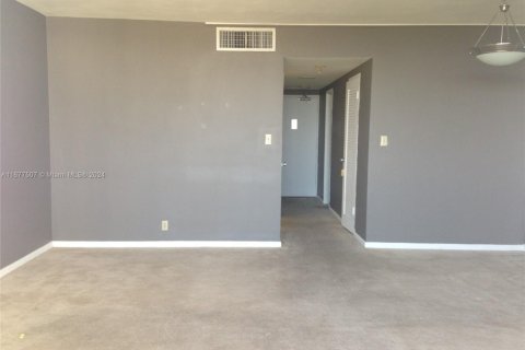 Condominio en venta en Miami Beach, Florida, 51.28 m2 № 1865143 - foto 5
