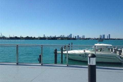 Condominio en venta en Miami Beach, Florida, 51.28 m2 № 1865143 - foto 4