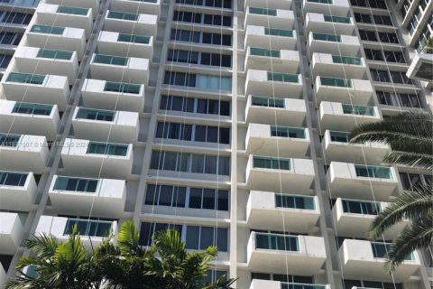 Condominio en venta en Miami Beach, Florida, 51.28 m2 № 1865143 - foto 1