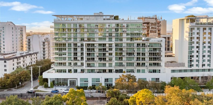 Condo in Miami, Florida, 2 bedrooms  № 2009671