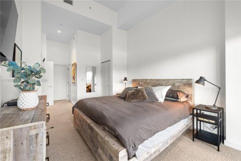 Condo in Miami, Florida, 2 bedrooms  № 2009671 - photo 20
