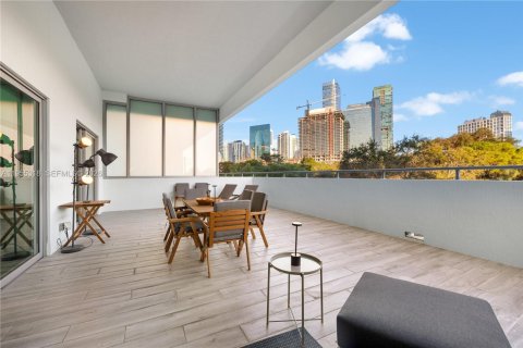 Condo in Miami, Florida, 2 bedrooms  № 2009671 - photo 7