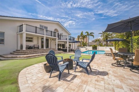 House in Saint Petersburg, Florida 4 bedrooms, 328.69 sq.m. № 1609023 - photo 9
