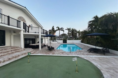 House in Saint Petersburg, Florida 4 bedrooms, 328.69 sq.m. № 1609023 - photo 8