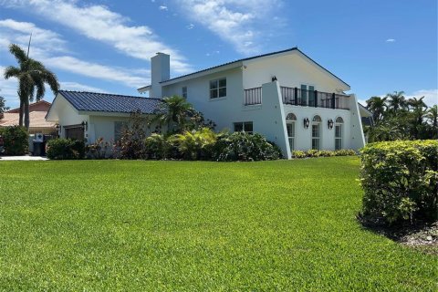 House in Saint Petersburg, Florida 4 bedrooms, 328.69 sq.m. № 1609023 - photo 3