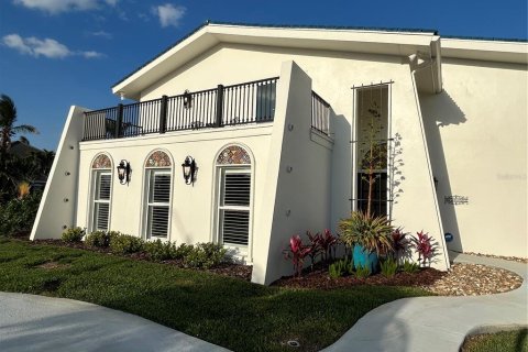 House in Saint Petersburg, Florida 4 bedrooms, 328.69 sq.m. № 1609023 - photo 5