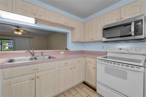 Touwnhouse à louer à Palm Harbor, Floride: 2 chambres, 117.06 m2 № 2411533 - photo 6