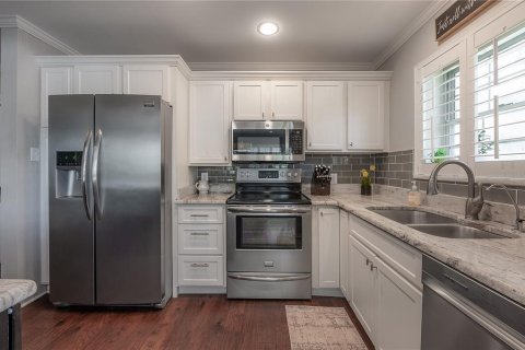 House in Tampa, Florida 3 bedrooms, 136.19 sq.m. № 1835099 - photo 8
