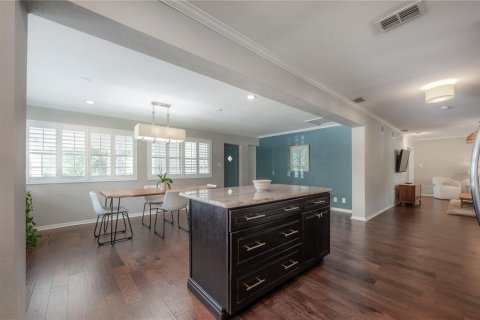 House in Tampa, Florida 3 bedrooms, 136.19 sq.m. № 1835099 - photo 13