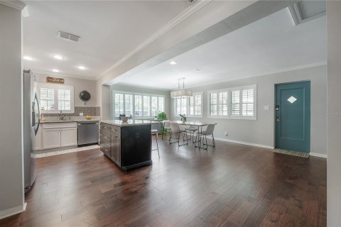 House in Tampa, Florida 3 bedrooms, 136.19 sq.m. № 1835099 - photo 12