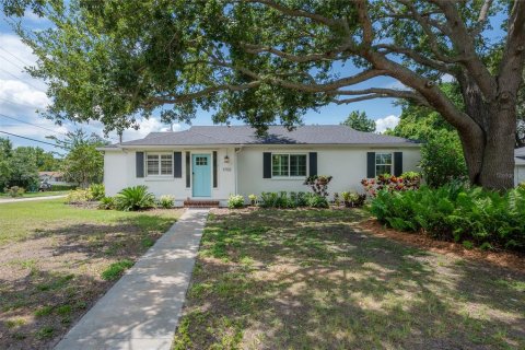 House in Tampa, Florida 3 bedrooms, 136.19 sq.m. № 1835099 - photo 1