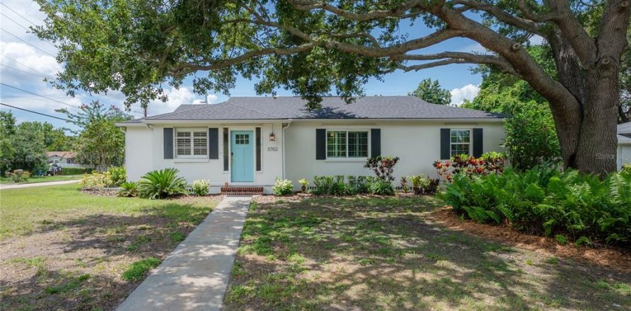 House in Tampa, Florida 3 bedrooms, 136.19 sq.m. № 1835099