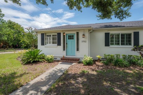 House in Tampa, Florida 3 bedrooms, 136.19 sq.m. № 1835099 - photo 3