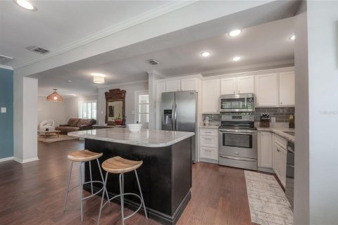 House in Tampa, Florida 3 bedrooms, 136.19 sq.m. № 1835099 - photo 7