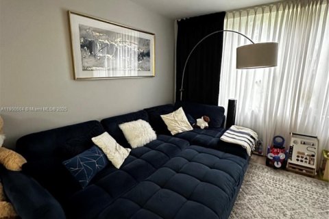 Condominio en alquiler en Oakland Park, Florida, 1 dormitorio, 72 m2 № 1953687 - foto 20