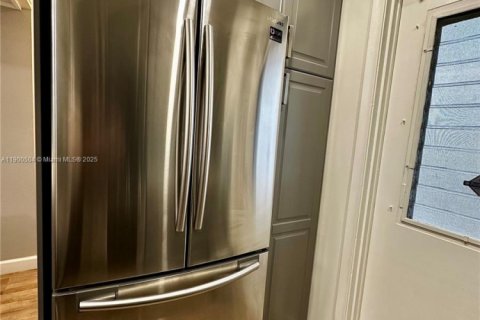 Condominio en alquiler en Oakland Park, Florida, 1 dormitorio, 72 m2 № 1953687 - foto 9