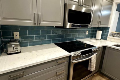 Condominio en alquiler en Oakland Park, Florida, 1 dormitorio, 72 m2 № 1953687 - foto 11
