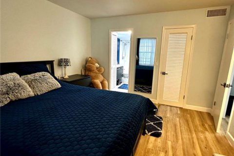 Condominio en alquiler en Oakland Park, Florida, 1 dormitorio, 72 m2 № 1953687 - foto 25