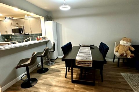 Condominio en alquiler en Oakland Park, Florida, 1 dormitorio, 72 m2 № 1953687 - foto 18