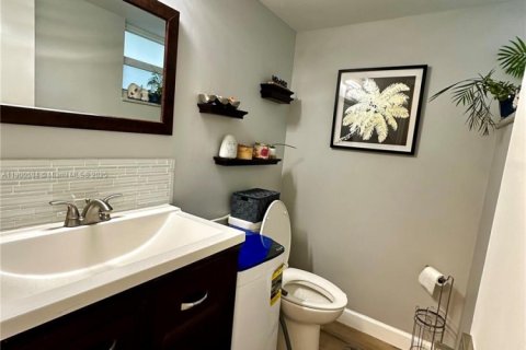 Condominio en alquiler en Oakland Park, Florida, 1 dormitorio, 72 m2 № 1953687 - foto 16