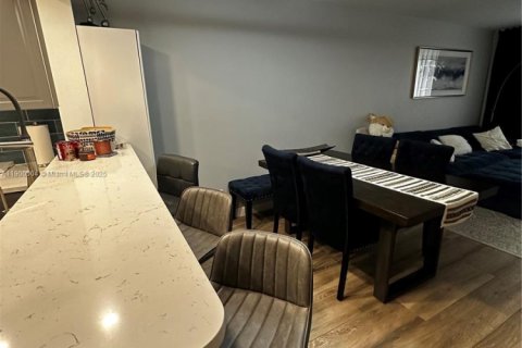 Condominio en alquiler en Oakland Park, Florida, 1 dormitorio, 72 m2 № 1953687 - foto 10