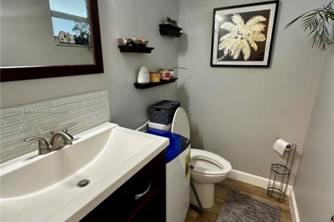 Condominio en alquiler en Oakland Park, Florida, 1 dormitorio, 72 m2 № 1953687 - foto 13