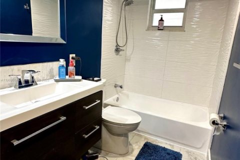Condominio en alquiler en Oakland Park, Florida, 1 dormitorio, 72 m2 № 1953687 - foto 29