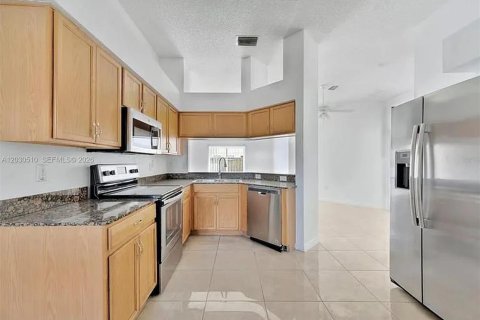Villa ou maison à vendre à Riverview, Floride: 4 chambres, 143.44 m2 № 2146495 - photo 15