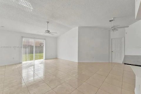 Villa ou maison à vendre à Riverview, Floride: 4 chambres, 143.44 m2 № 2146495 - photo 6