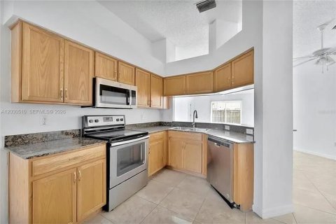 Villa ou maison à vendre à Riverview, Floride: 4 chambres, 143.44 m2 № 2146495 - photo 16