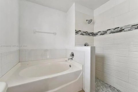 Villa ou maison à vendre à Riverview, Floride: 4 chambres, 143.44 m2 № 2146495 - photo 23