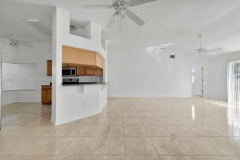 Villa ou maison à vendre à Riverview, Floride: 4 chambres, 143.44 m2 № 2146495 - photo 20