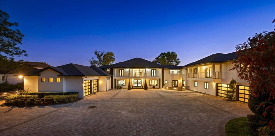 House in Windermere, Florida 6 bedrooms, 830.73 sq.m. № 1590688