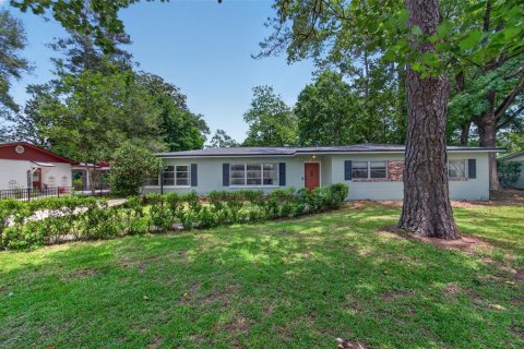 House in Gainesville, Florida 4 bedrooms, 203.46 sq.m. № 2353267