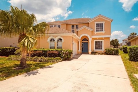 House in Haines City, Florida 5 bedrooms, 236.16 sq.m. № 2296504