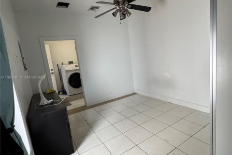 Casa en venta en Miami, Florida, 3 dormitorios, 124.3 m2 № 2028035 - foto 11