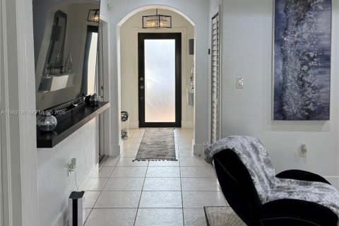Casa en venta en Miami, Florida, 3 dormitorios, 124.3 m2 № 2028035 - foto 9