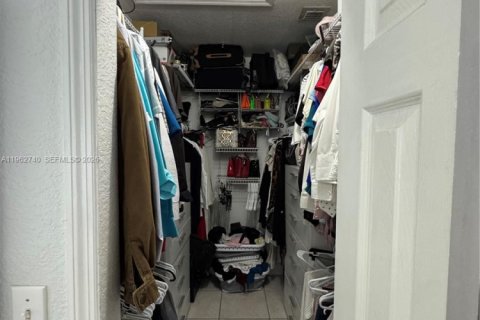 Casa en venta en Miami, Florida, 3 dormitorios, 124.3 m2 № 2028035 - foto 28