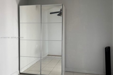 Casa en venta en Miami, Florida, 3 dormitorios, 124.3 m2 № 2028035 - foto 10